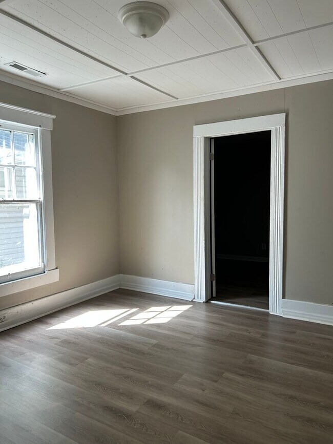 Foto del edificio - Spacious Four Bedroom Home