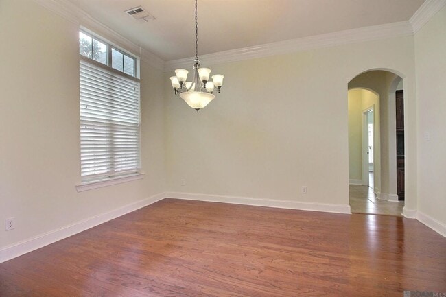 Building Photo - 20357 Chaumont Ave
