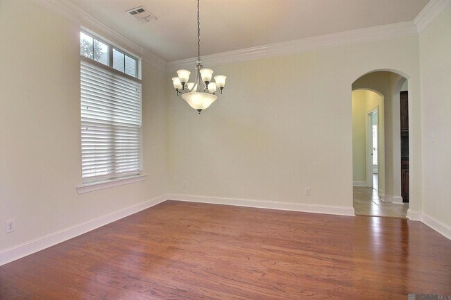 Foto del edificio - 20357 Chaumont Ave