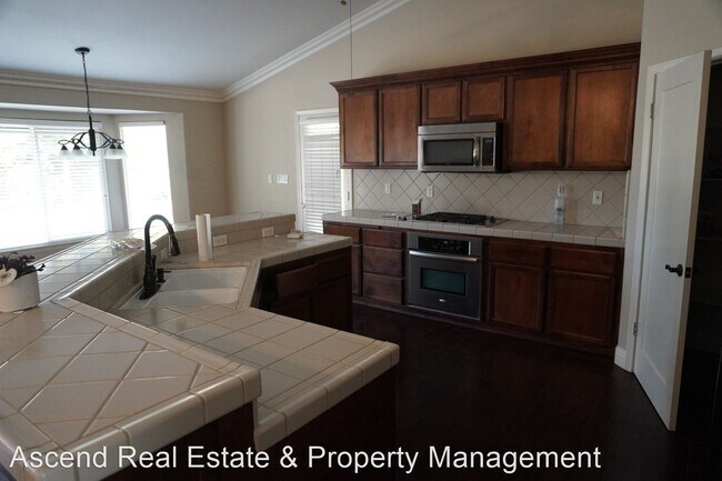 Building Photo - 3 br, 2 bath House - 12404 Tule River Way