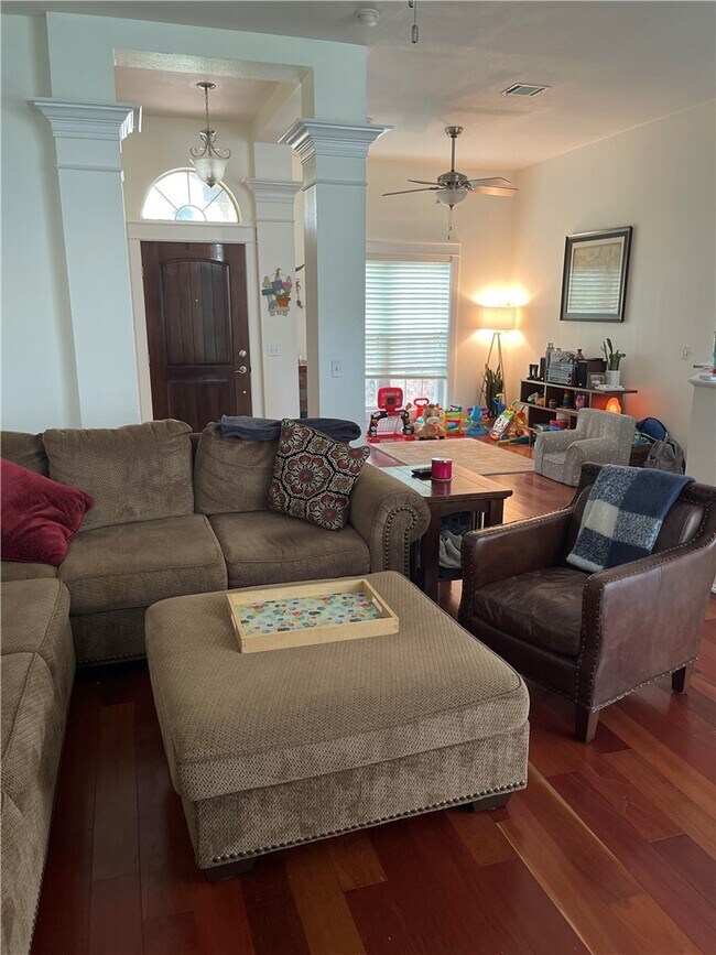 Foto del edificio - 11300 Perennial Ct