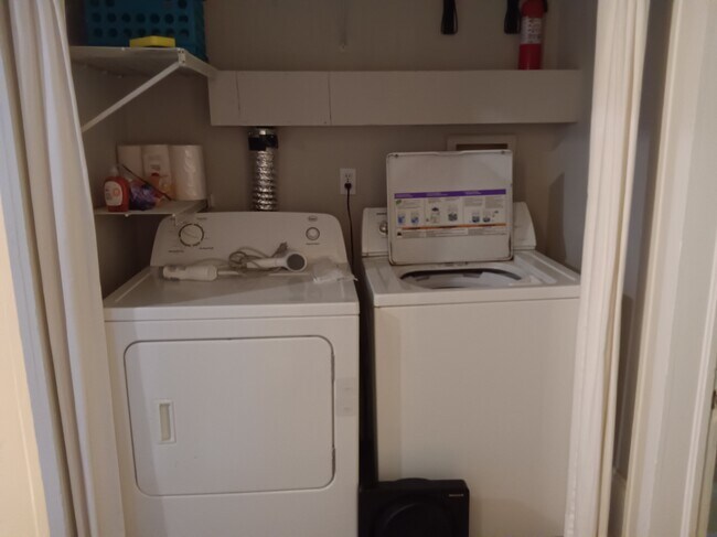 Laundry - 1125 State St NW