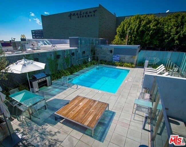 Foto del edificio - 1480 Vine St