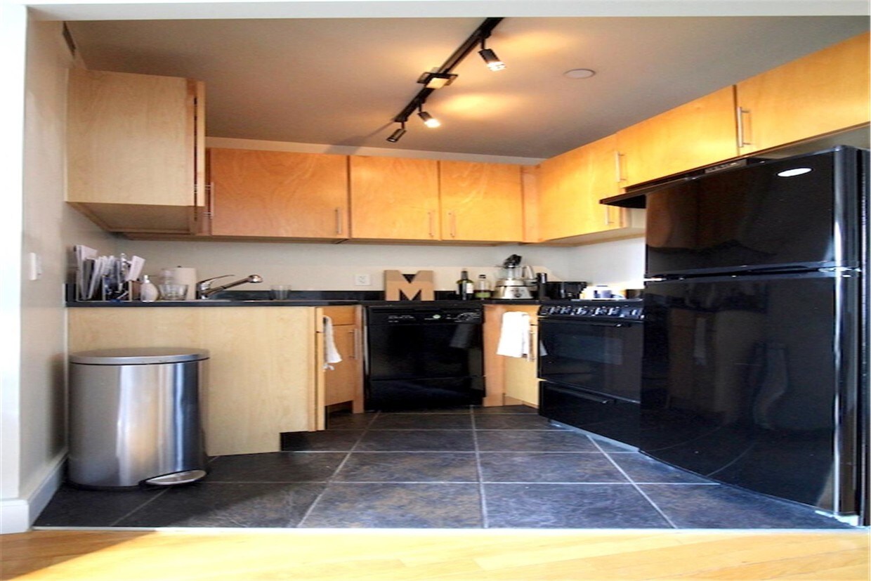 Building Photo - 410 West 48th Street