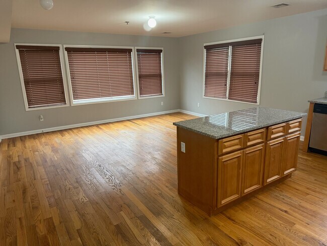 Foto del edificio - 104 Luttgen Pl