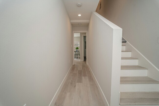 Foto del edificio - 1321 Bates Ave