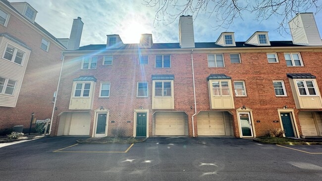 Photo - 519 W 20th St Townhome