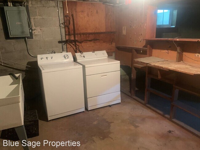 Building Photo - 3 br, 2 bath House - 243 Franklin Ave