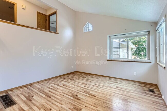 Foto del edificio - 460 E Arden Cir