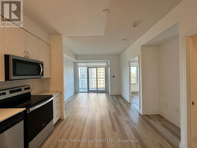 Photo du bâtiment - 3220 Sheppard Ave E