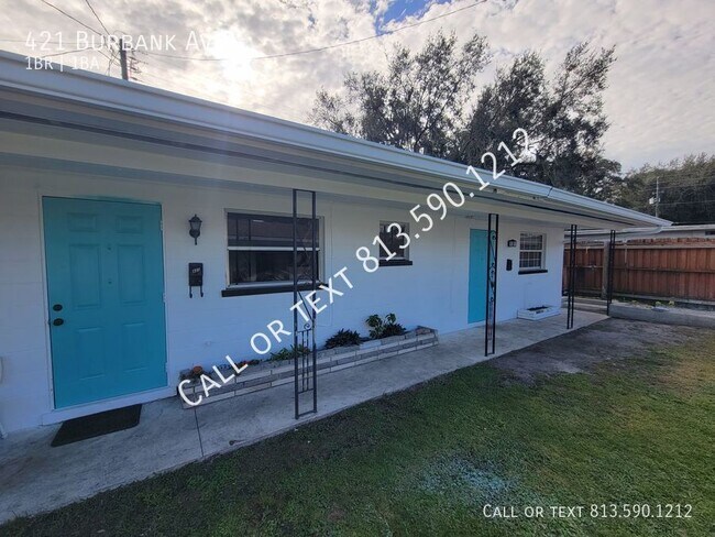 Foto del edificio - 421 Burbank Ave