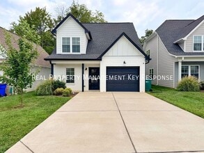 Building Photo - 213 Emmett Dr