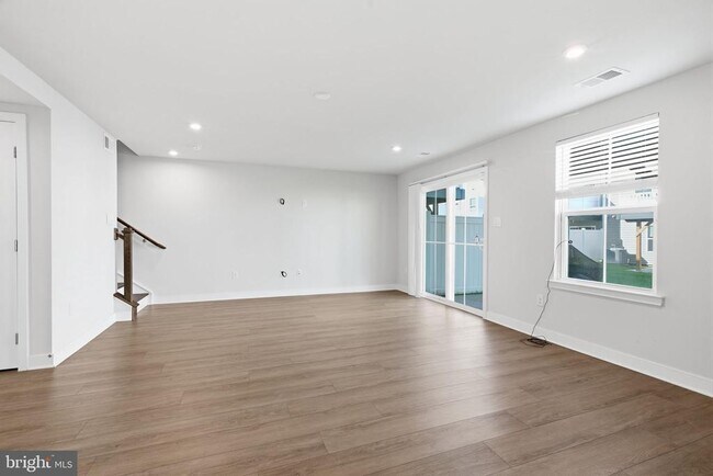 Foto del edificio - 30 Dolcie Ln