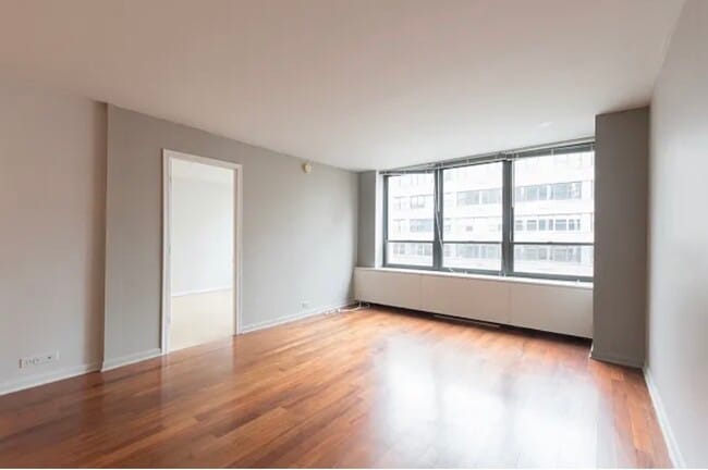 Foto del edificio - 222 E Pearson St