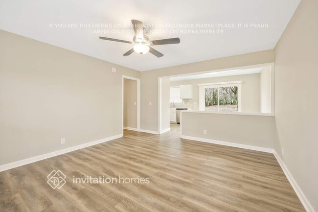 Foto del edificio - 8826 Burleson Ln