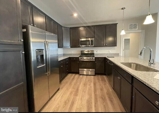 Foto del edificio - 3925 Fair Ridge Dr