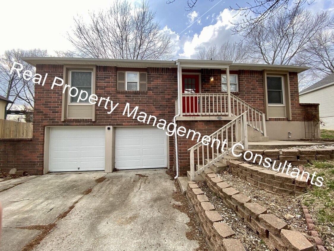 Foto principal - Charming 2-Bedroom, 3-Bathroom Home with F...