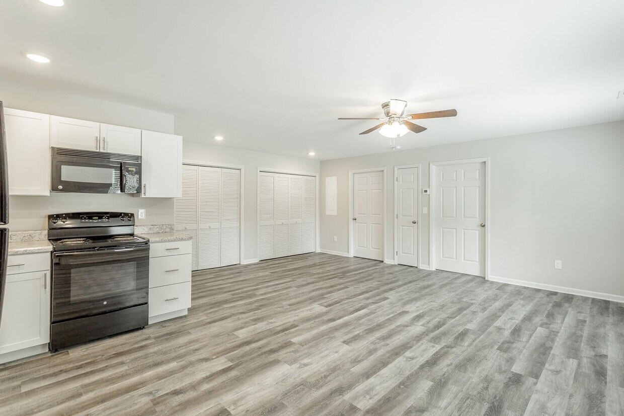 1318 Ely Rd Unit C, Chattanooga, TN 37343 Room for Rent in