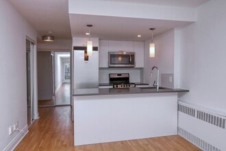 Building Photo - 3460 Rue Durocher
