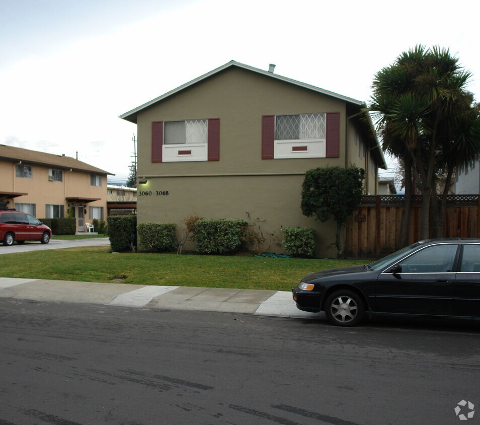 Foto del edificio - 3060-3068 Emerson St