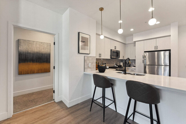 Vive Luxe, San Diego, CA, Cocina - Vive Luxe at The Vive Collection