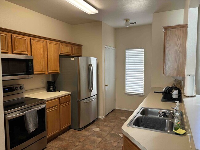 Foto del edificio - 3944 Brandon Park Dr
