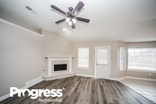 Foto del edificio - 13083 Braybourne Cross