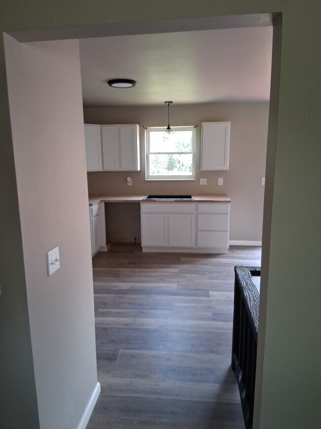 Foto del edificio - 3 Bed House in St. Peter's MO