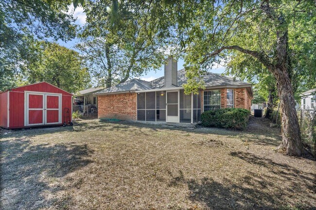 Foto del edificio - 321 Meadow Park Dr
