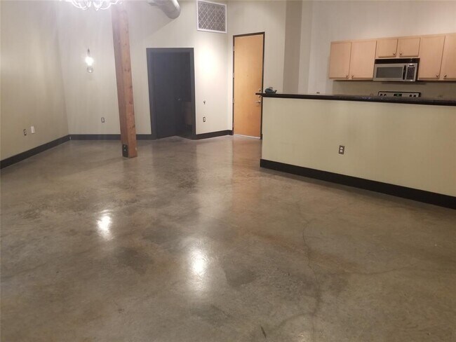 Building Photo - 2502 Live Oak St
