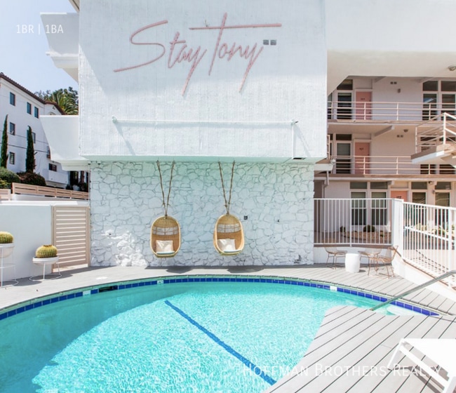 Building Photo - 6871 Franklin Ave