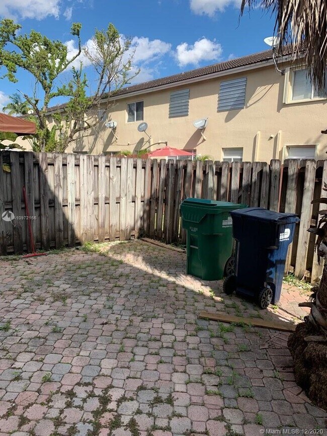 Building Photo - 5719 NW 113 CT  Doral Fl 33178