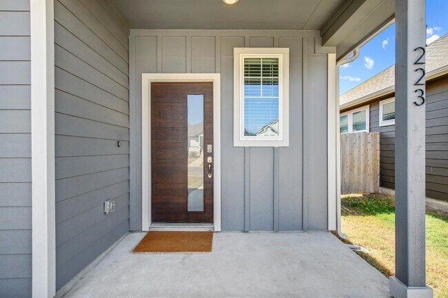 Foto del edificio - 223 Garner Dr