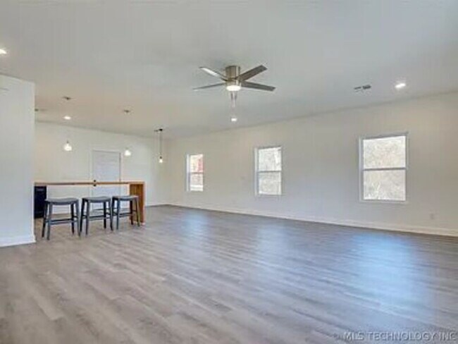 Foto del edificio - 3608 S 31st W Ave
