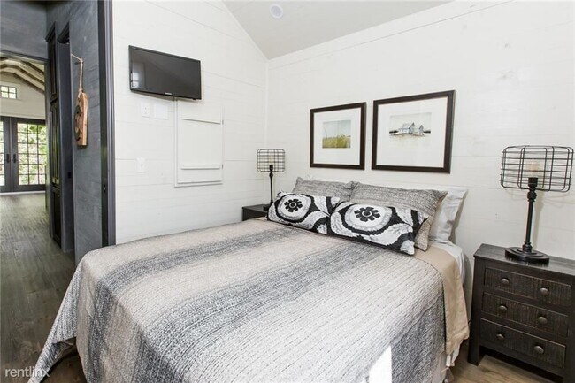 Foto del edificio - 2 br, 2 bath Condo - 87 Kingstown Rd Unit TH1