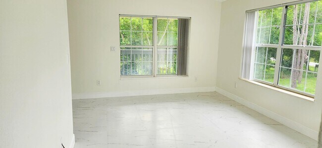 Foto del edificio - 11128 59th St N