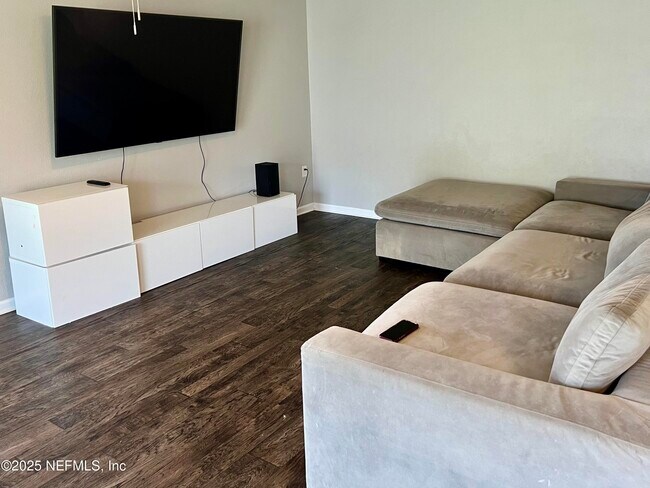 Foto del edificio - 3616 Alta Lakes Blvd