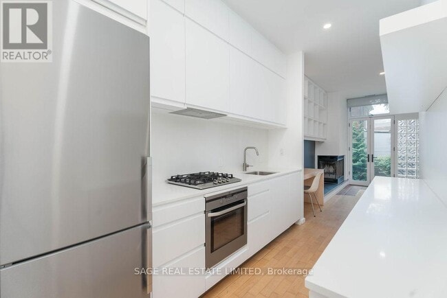 Building Photo - 34 Claremont St