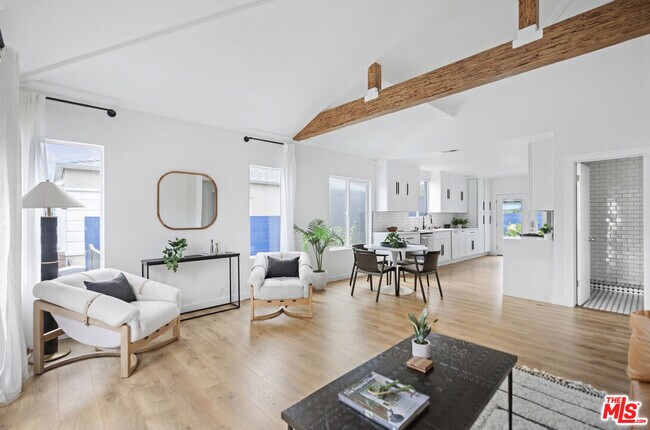 Foto del edificio - 2815 S Holt Ave