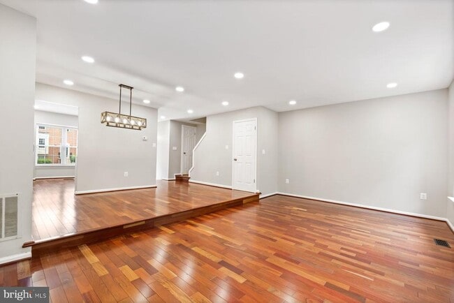 Building Photo - 6187 Green Hollow Ct