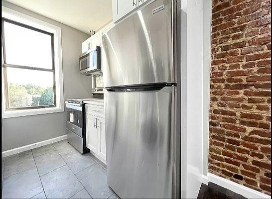 Foto del edificio - 3 bedroom in BRONX NY 10463