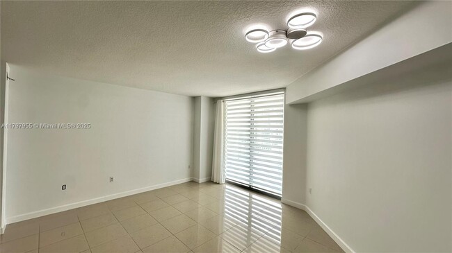 Foto del edificio - 140 S Dixie Hwy