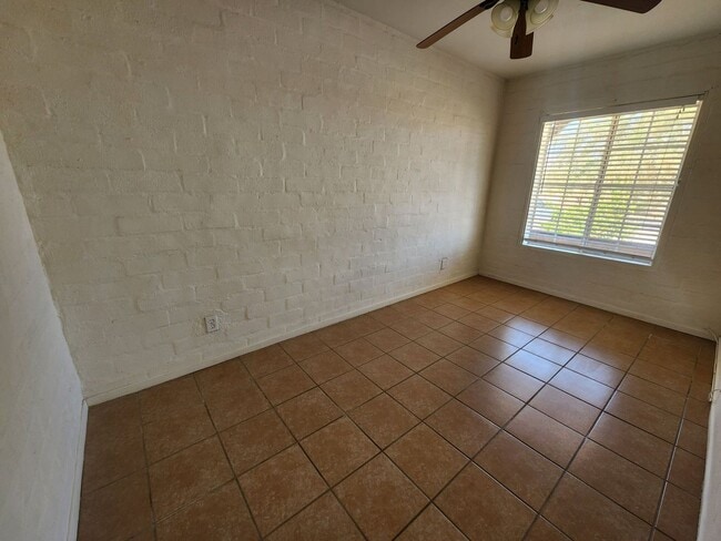 Building Photo - 7153 Elm Ave