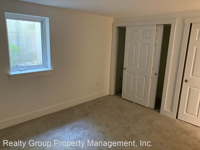Foto del edificio - 6 br, 5.5 bath House - 8900 CONNECTICUT AVE