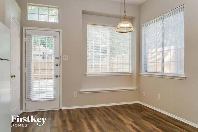 Foto del edificio - 9097 Brushy Creek Trail