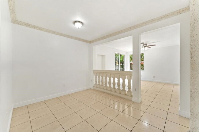 Foto del edificio - Northwest 51st Lane, Doral, FL 33178 - 3 BR 2.5 BA house