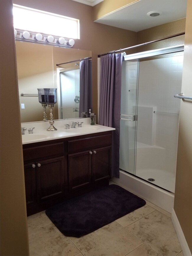 Building Photo - 9462 Reserve Dr