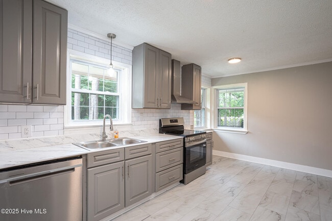 Building Photo - 982 NC-581