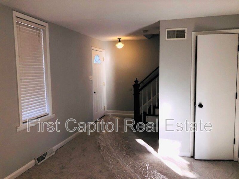 Primary Photo - 215 Lincoln Way W