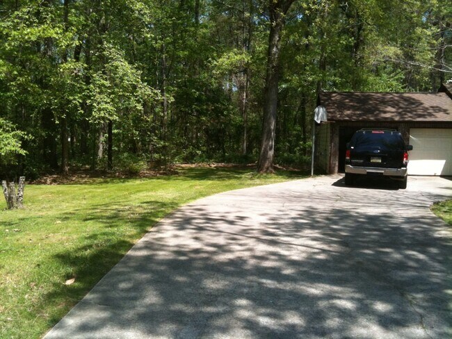 Side View - 130 White Oak Way